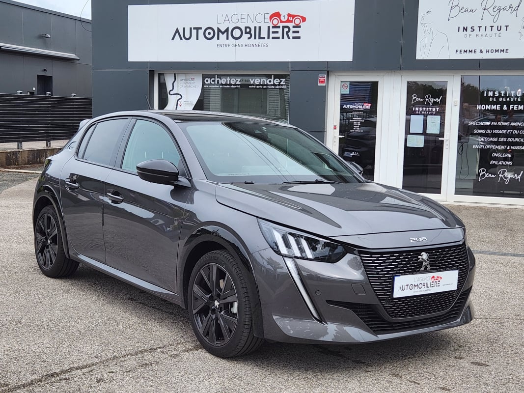 Peugeot 208 1.2 130 cv GT EAT8 Toit Panoramique — 1