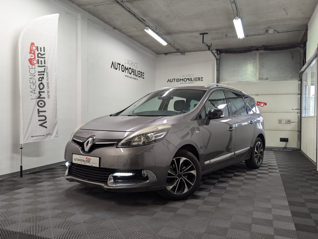 Renault Grand Scenic III (2) 1.2 TCE 130 ENERGY BOSE EDITION 7PL — 1