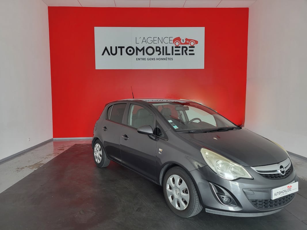 Opel Corsa 1.2 TWINPORT 85 150EME ANNIVERSAIRE 5P + ATTELAGE — 1