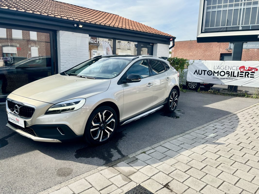 Volvo V40 CROSS COUNTRY D2 120 GEARTRONIC — 1