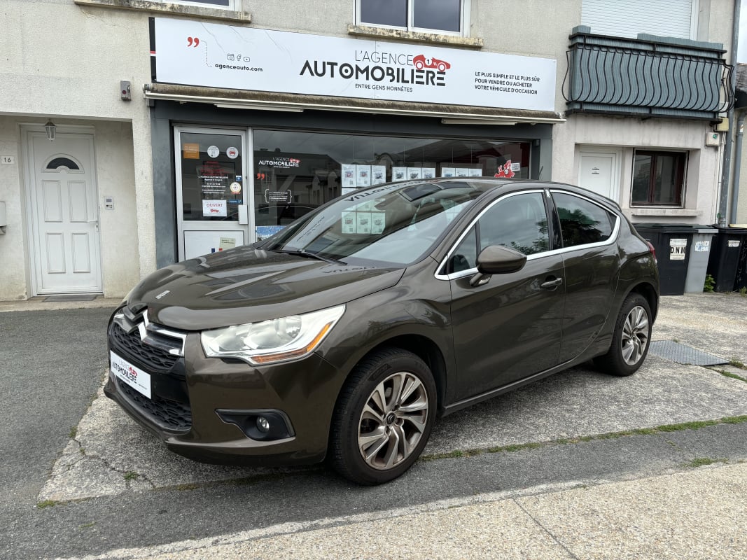 Citroen DS4 1.6 HDi 114 cv So Chic — 1