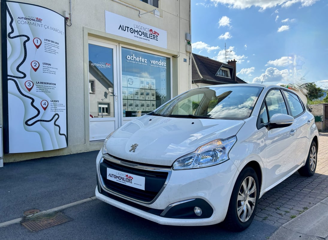 Peugeot 208 Affaire 5 Portes 1.5 Blue HDi 100 cv PREMIUM PACK — 1