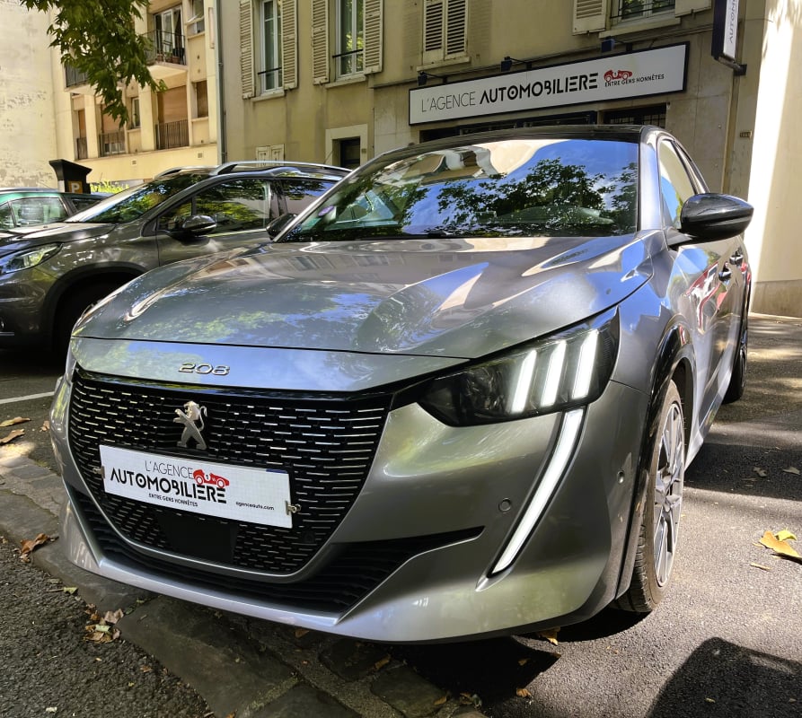Peugeot 208 1.2 PURETECH 130 S&S 7CV GT LINE EAT8 ENTRETIEN REALISE AOUT 2024 — 1