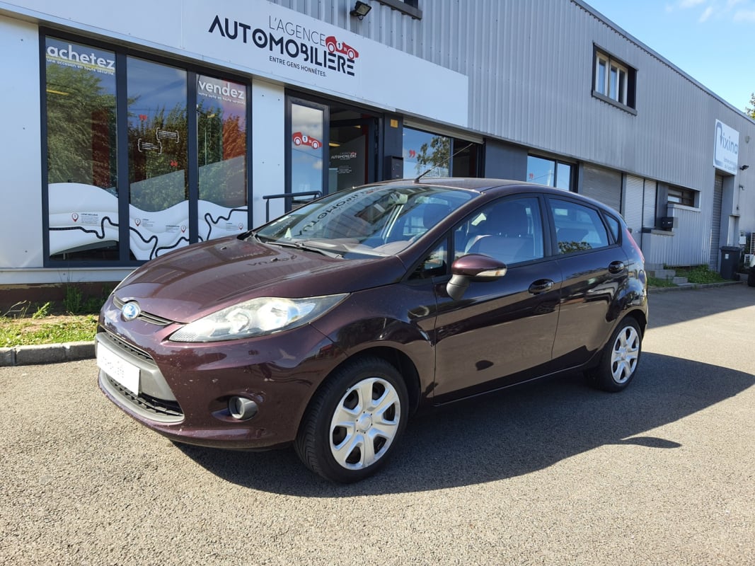 Ford Fiesta 1.2 82 AMBIENTE — 1