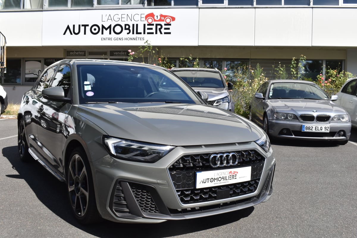 Audi A1 Sportback S Line Sportback 30 1.0 TFSI S-Tronic7 116 cv Boîte auto — 1