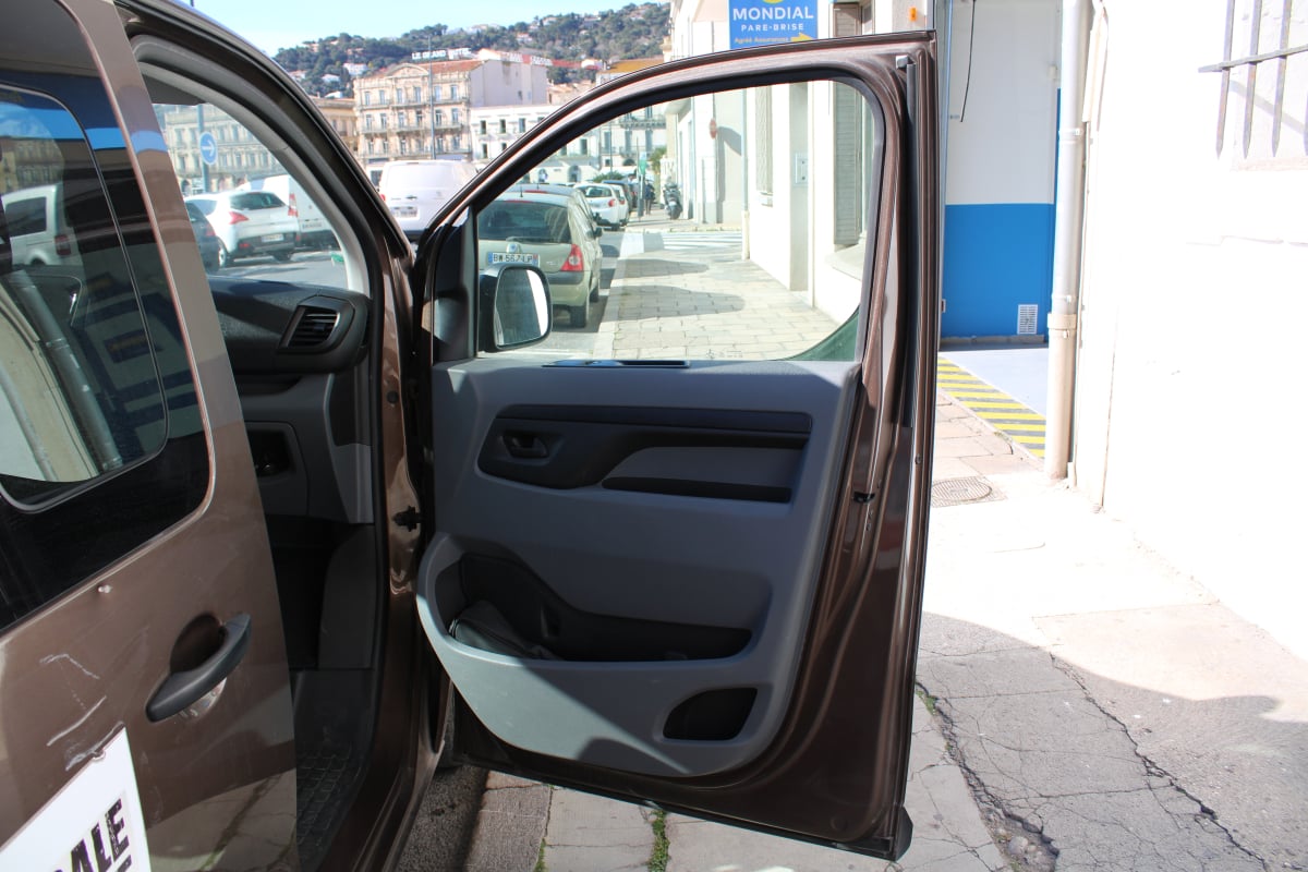 Toyota PROACE Verso 1.5 D4D 120 LONG L3 DYNAMIC (Radar de recul, 1ère main,..) — 32