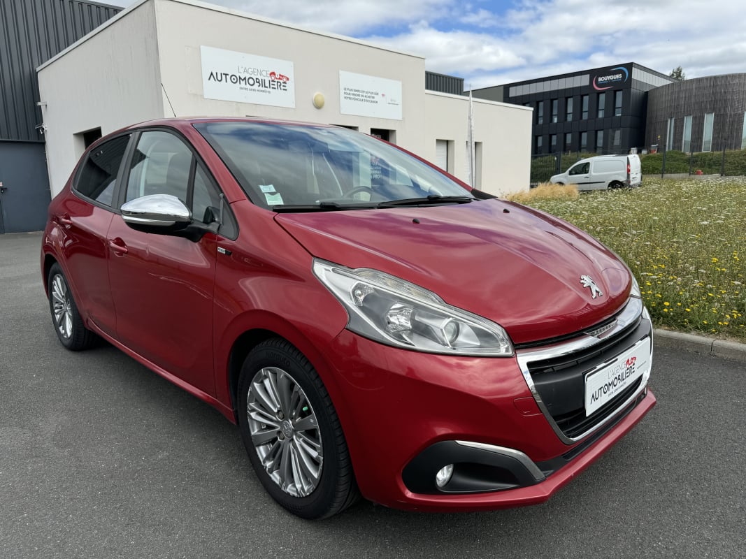 Peugeot 208 I Ph2 5 Portes 1.2 PureTech 82 STYLE | GARANTIE 12 MOIS — 1