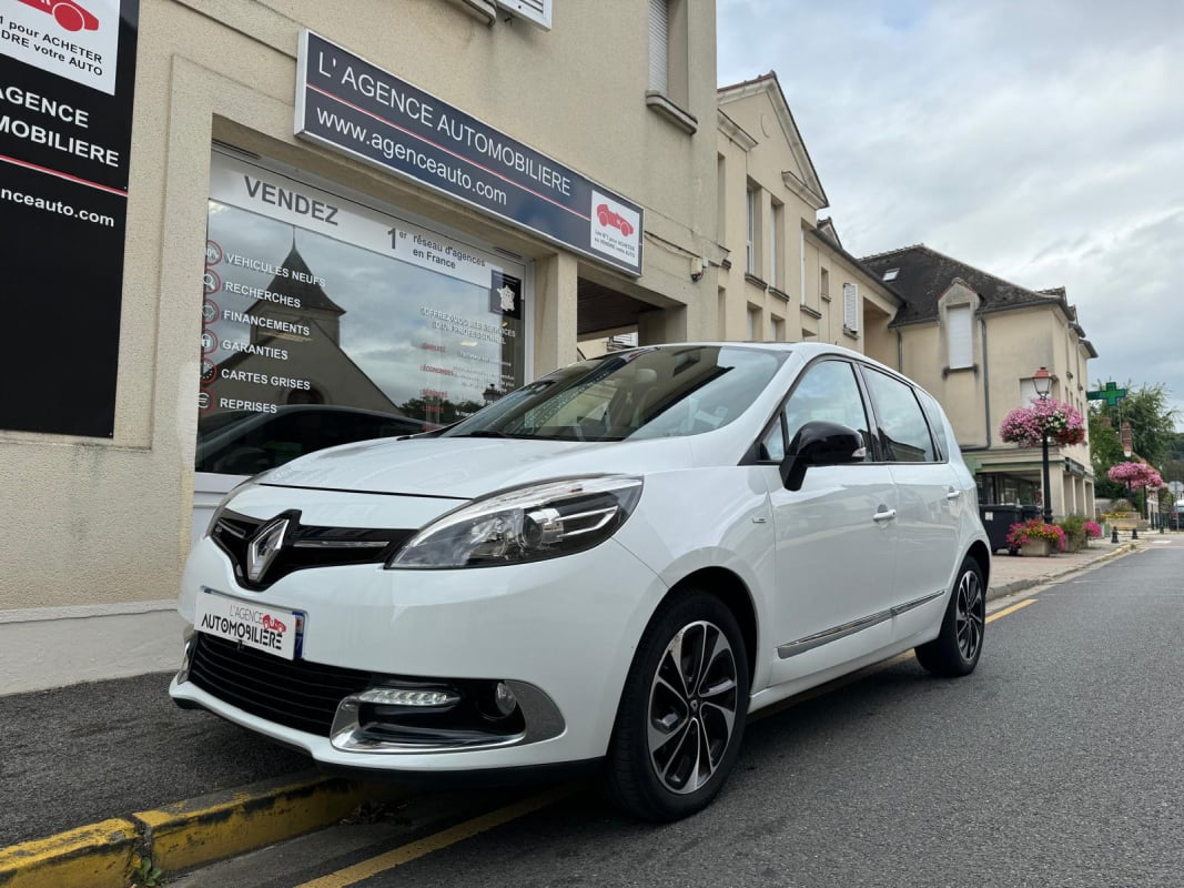 Renault Scenic 1.5 DCI 110 BOSE — 1