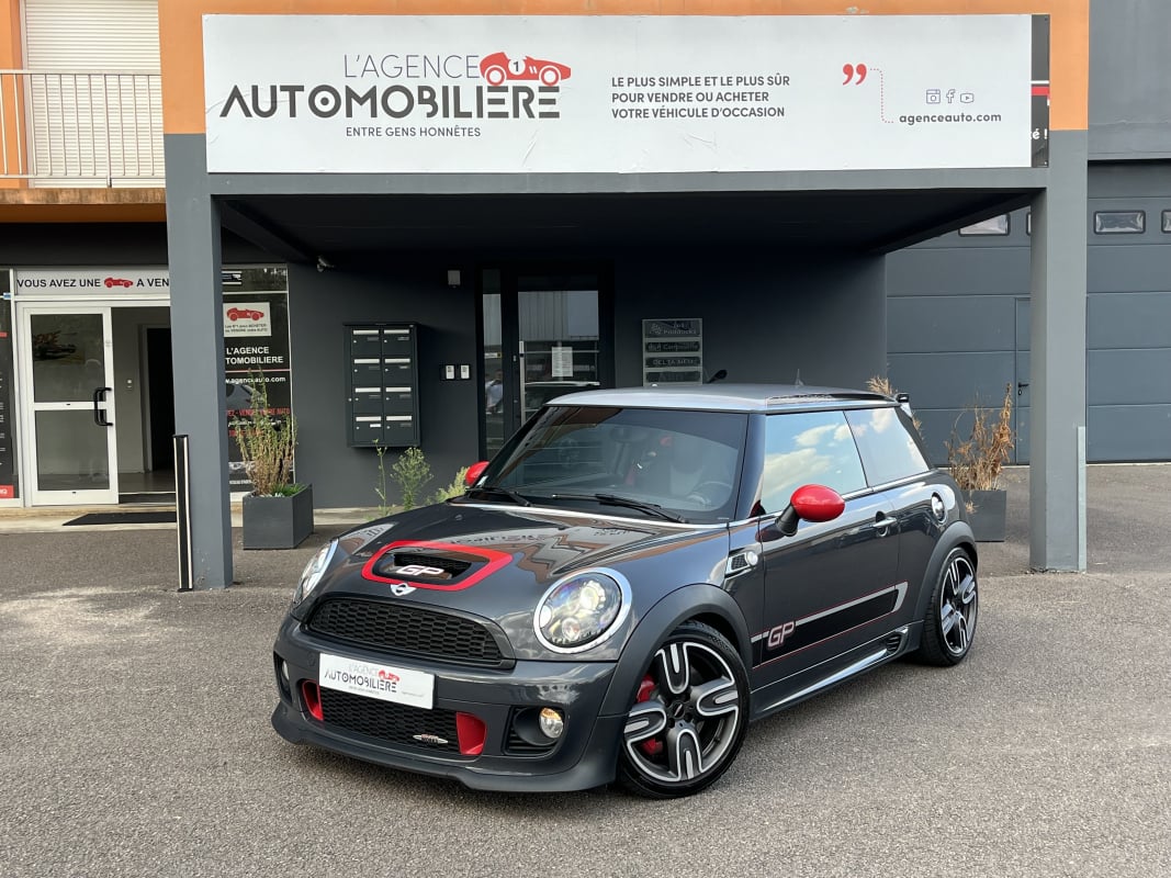 Mini Cooper GP 695/2000 1.6 THP 218cv - Sièges alcantara-chauffants/Xénon/Climatisation — 1