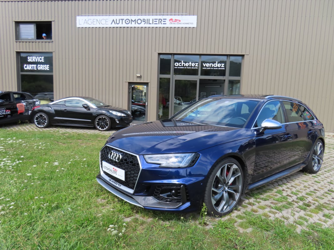 Audi Rs4 Avant 2.9 V6 TFSI Quatro 450Cv — 1