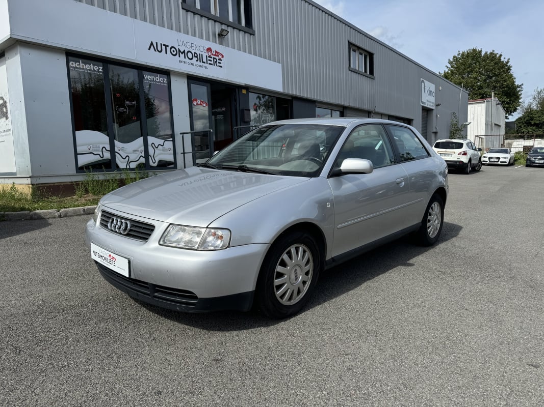 Audi A3 1.6 I 100 CH — 1