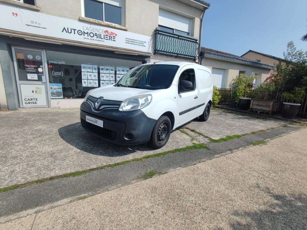 Renault Kangoo Express II Compact 1.5 dCi 90 cv R-Link Distribution faite, attelage — 1