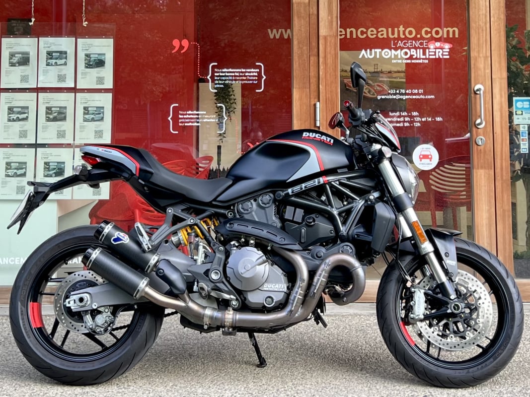 Ducati Monster 821 Stealth ABS / 2200km — 1