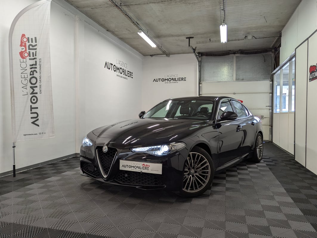 Alfa Romeo Giulia II 2.0 TB 200 LUSSO AT8 — 1