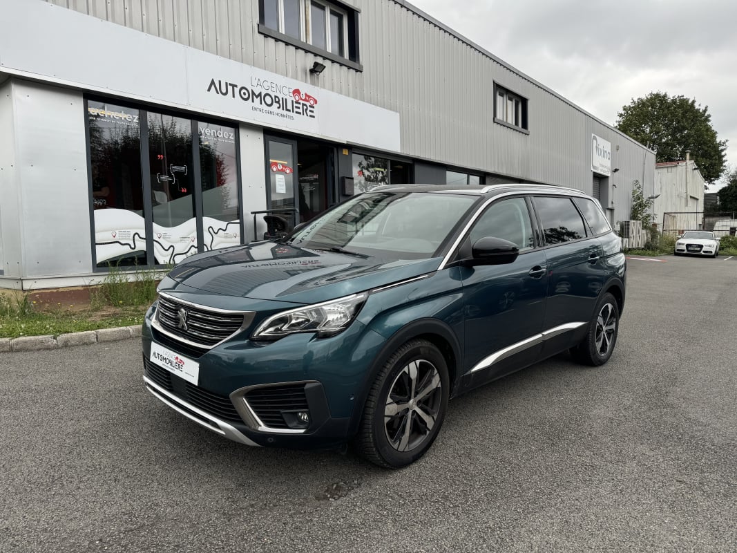 Peugeot 5008 1.2 130CH ALLURE 1ER MAIN 7 PLACES — 1