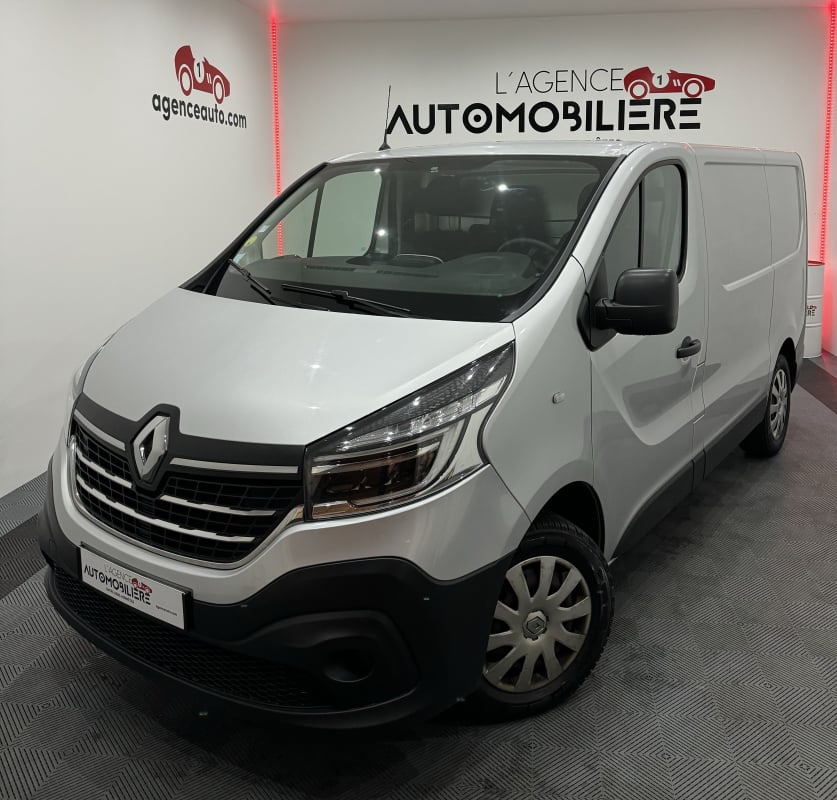 Renault Trafic TRAFIC III L1H1 2.0 DCI 120CV BVM6 GRD CONFORT KIT BOIS/GPS/BLUETOOTH/REGULATEUR VITESSE/14 992 € HT — 1