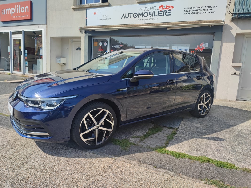 Volkswagen Golf VIII 1.5 E-TFSI DSG7 STYLE 150 cv Boîte auto attelage — 1