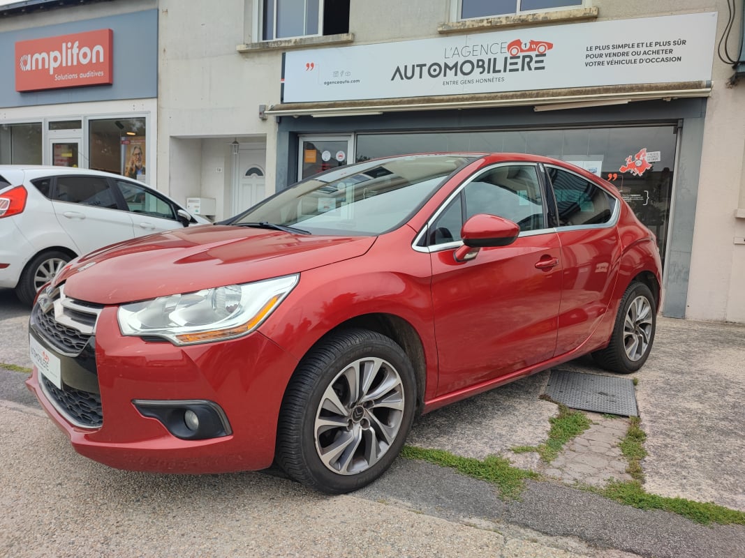 Citroen DS4 1.6 HDi S&S coupé 114 cv 1 ERE MAIN, DISTRIBUTION NEUVE — 1