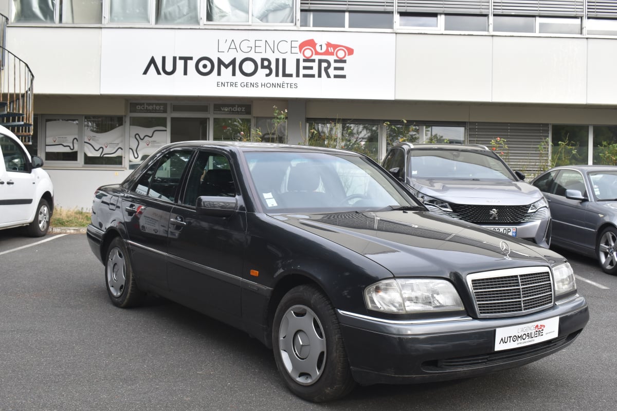 Mercedes-Benz Classe C ELEGANCE 180 1.8 i 16V 122 cv Boîte auto — 1