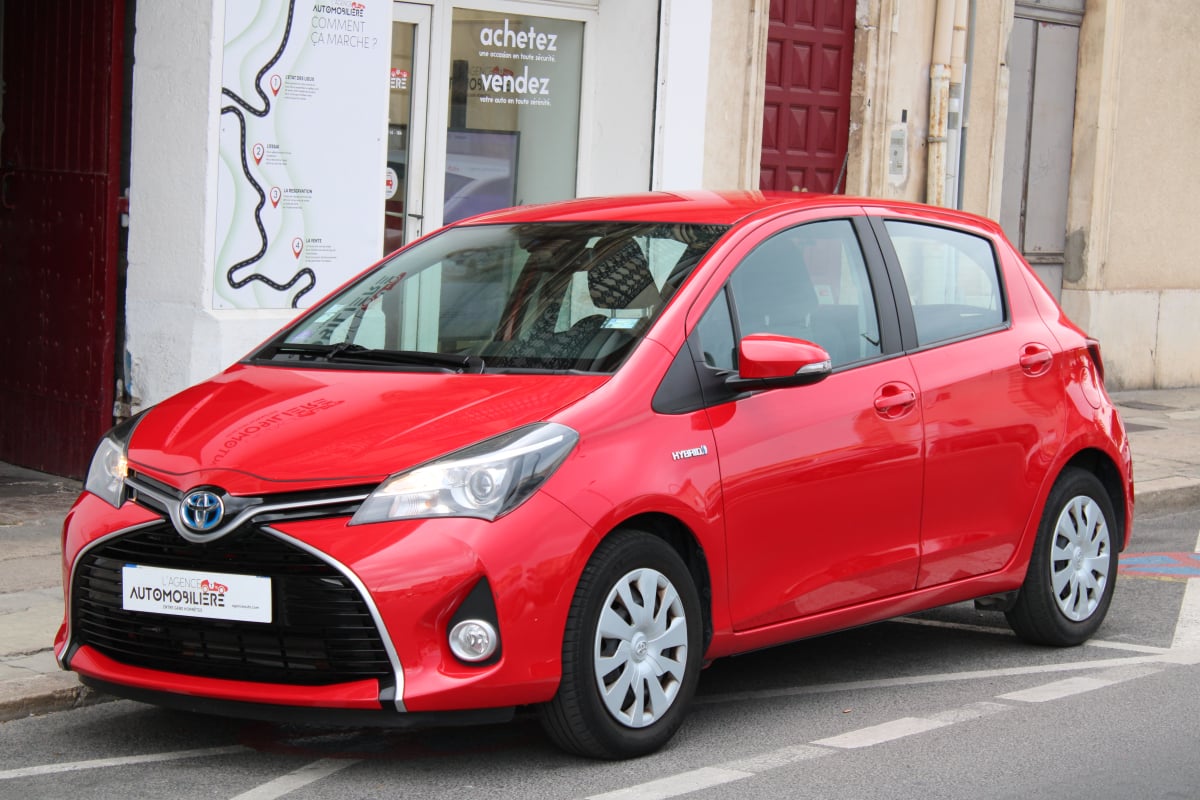 Toyota Yaris 1.5 100H 75 HYBRID FULL-HYBRID DYNAMIC BVA (1 ère main, Caméra de recul, GPS..) — 1