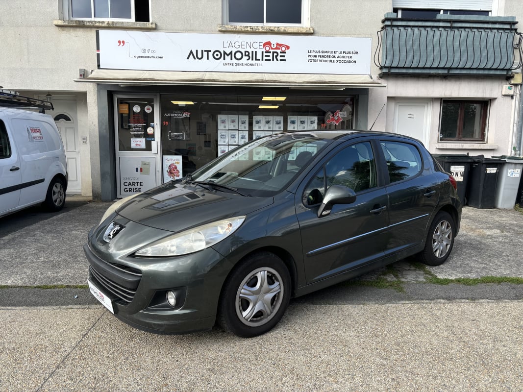 Peugeot 207 1.6 HDi 110 cv Premium 5 portes Toit ouvrant 2ème main — 1