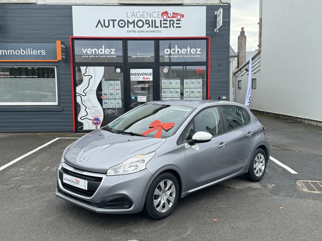 Peugeot 208 LIKE 68 ch Essence BVM5 5 portes — 1