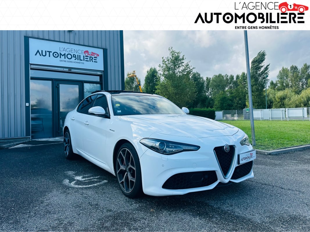 Alfa Romeo Giulia 2.2 VELOCE Q4 BVA8 210 CV - COURROIE A JOUR - TOIT OUVRANT - — 1
