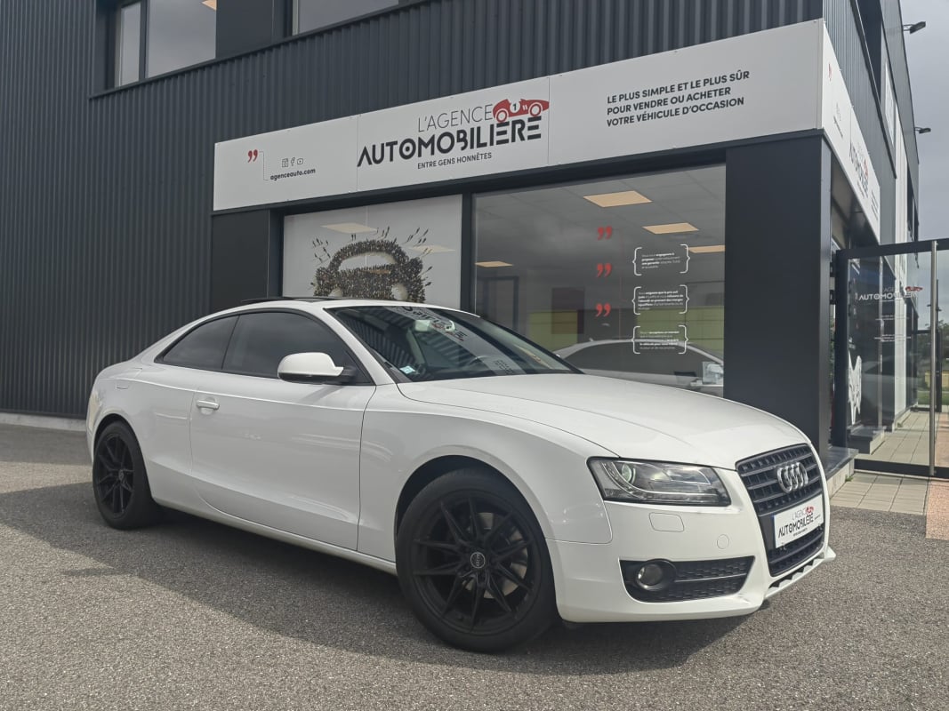Audi A5 COUPE 1.8 TFSI 160 AMBITION LUXE TOIT PANO XÉNON GPS SIÈGES SPORT CHAUFFANTS — 1