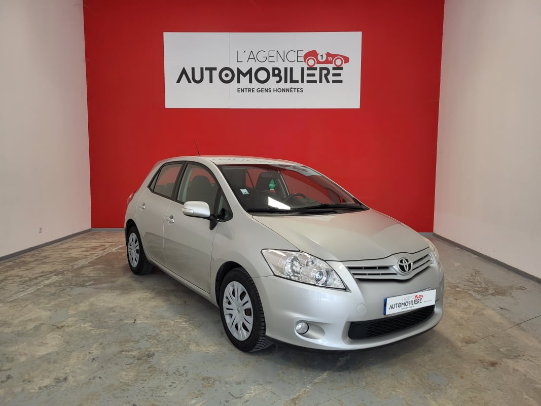 Toyota Auris TOYOTA AURIS 1.6 VVT-I 132 BVA — 1