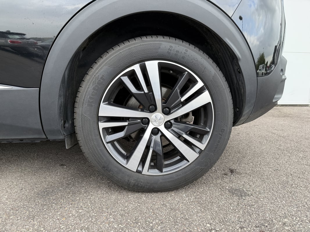 Peugeot 3008 1.5 BLUEHDI 130 S&S ALLURE EAT8 — 25