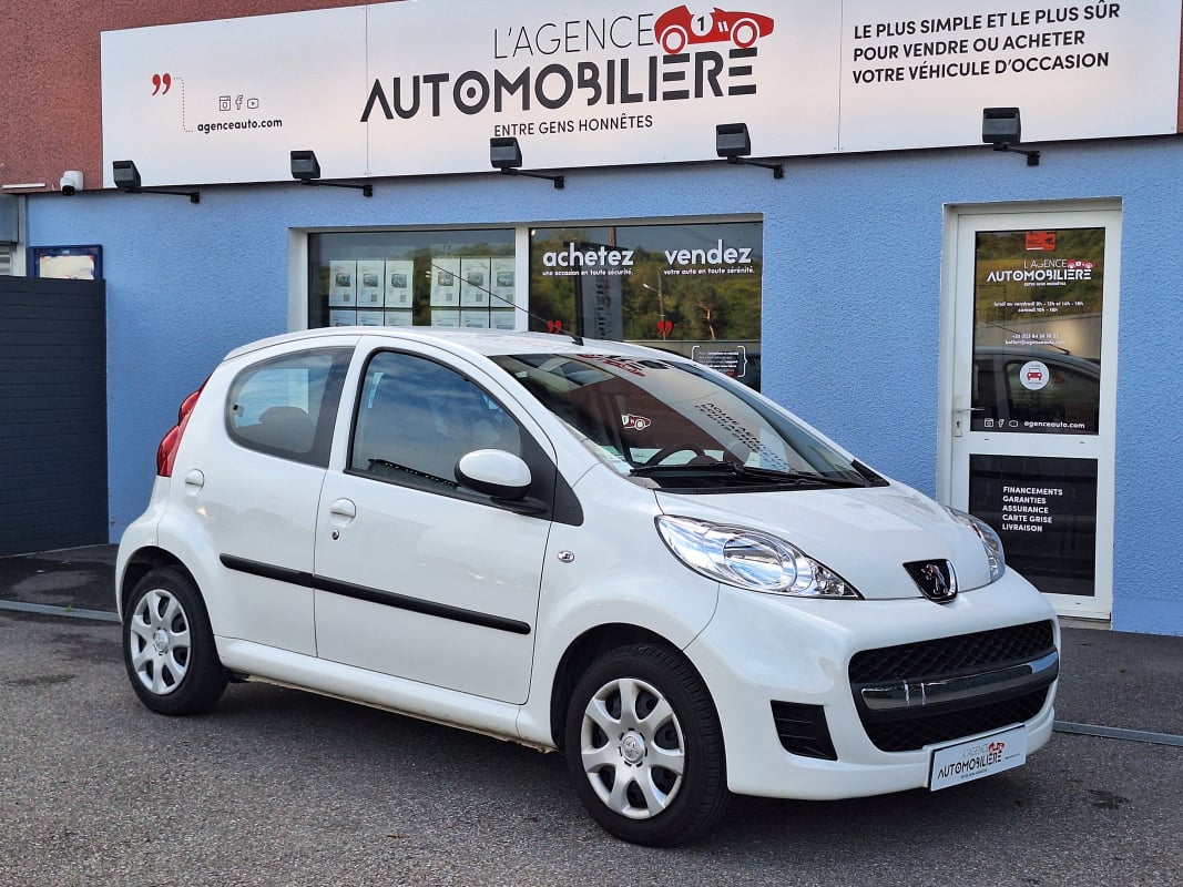 Peugeot 107 1.0 68cv 12V TRENDY 5P 1ERE MAIN — 1