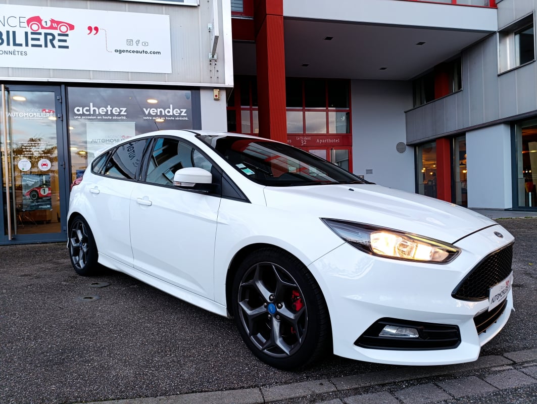 Ford Focus 2.0 TDCI 185 cv ST 5P — 1