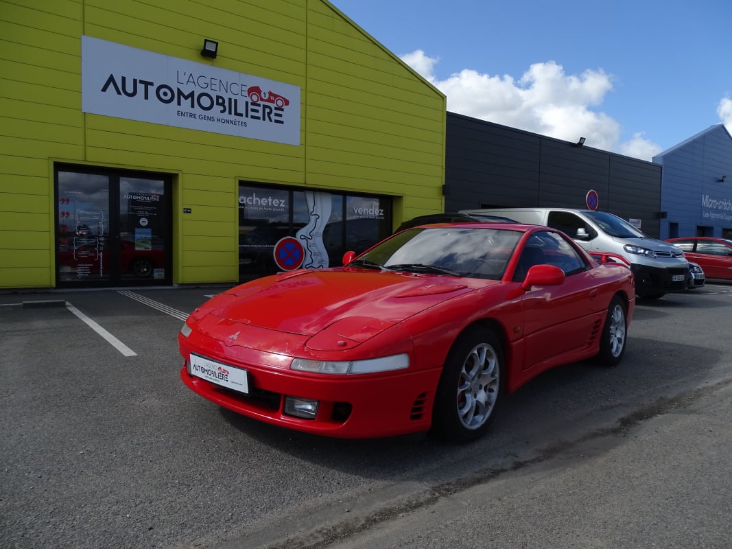 Mitsubishi 3000 gt BI TURBO V6 3.0 L GT 285 ch VR4 — 1