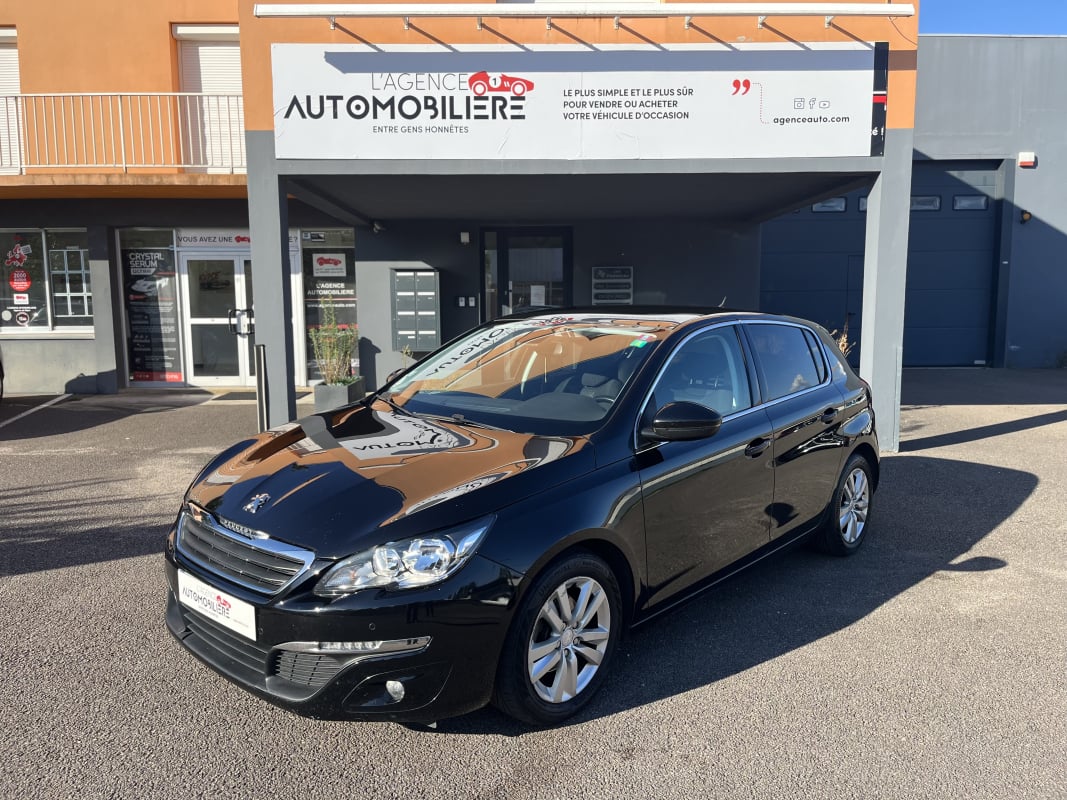 Peugeot 308 1.6 BlueHDi 120 cv Courroie changée/Toit Panoramique/Radar de recul/Radar avant — 1