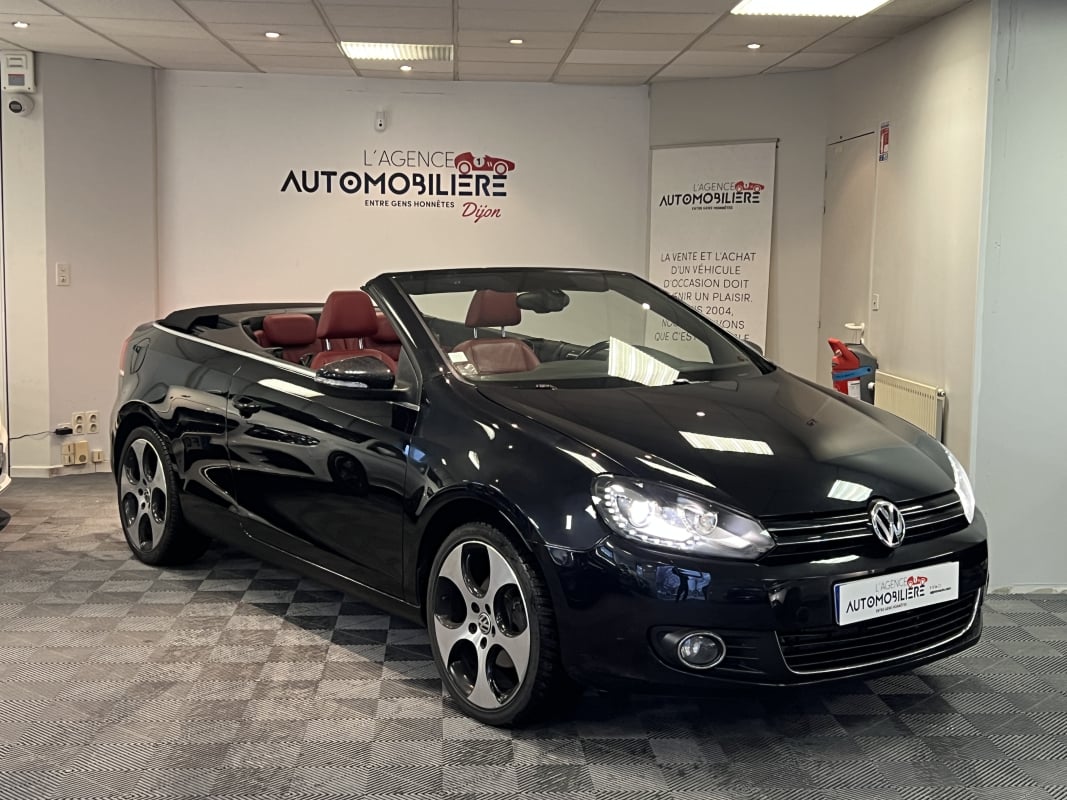 Volkswagen Golf Cabriolet Intérieur Rouge 1.6 TDi 105 cv Sièges Chauffants/Radar avant arrière/Bluetooth