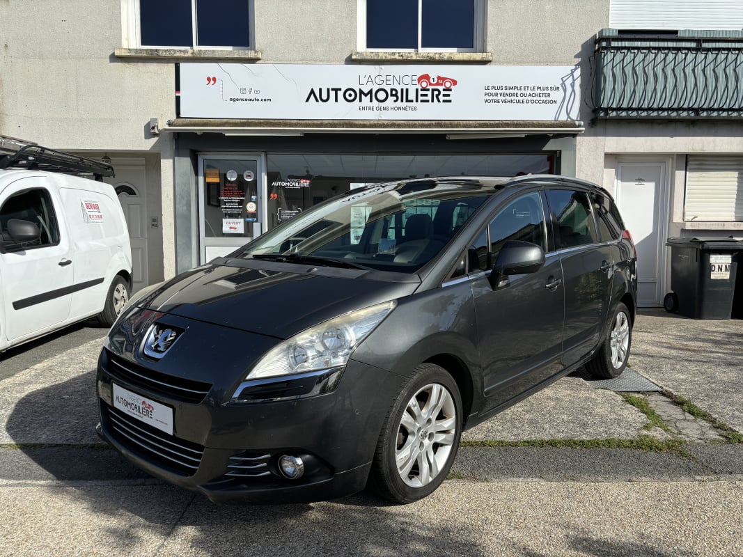Peugeot 5008 1.6 HDi 115 cv - 7 Places - Allure — 1