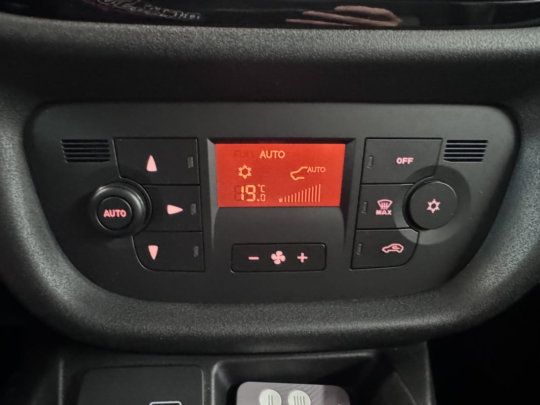Fiat Doblo CARGO MAXI 1.6 MULTIJET 105 PACK TECHNO 3PL 1000KG ISOTHERME (TVA RECUP, FGTD) — 22