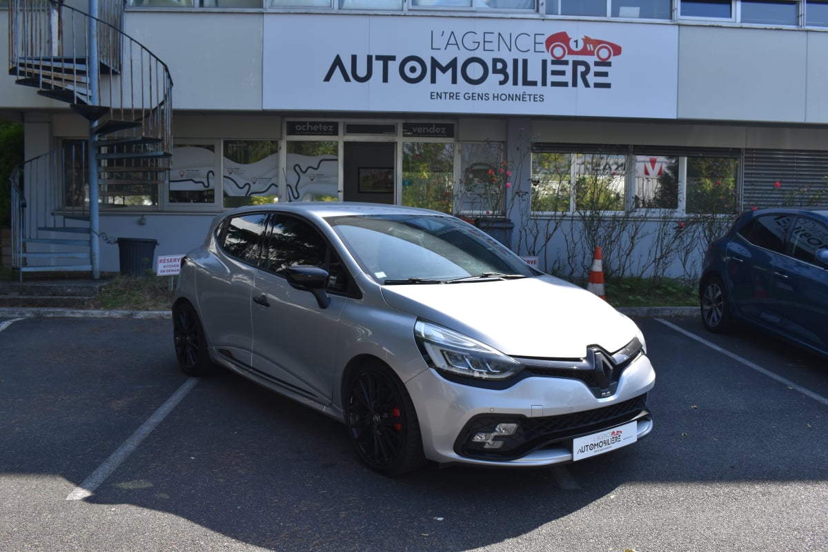 Renault Clio IV RS Trophy 5 Portes Phase 2 1.6 T 220 cv Boîte auto ENTRETIEN EXCLUSIVE REUNAULT — 1