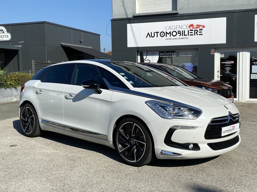Citroen DS5 2.0 HDI 163 SPORT CHIC BOITE AUTO - TOIT PANORAMIQUE - DISTRIBUTION A JOUR — 1