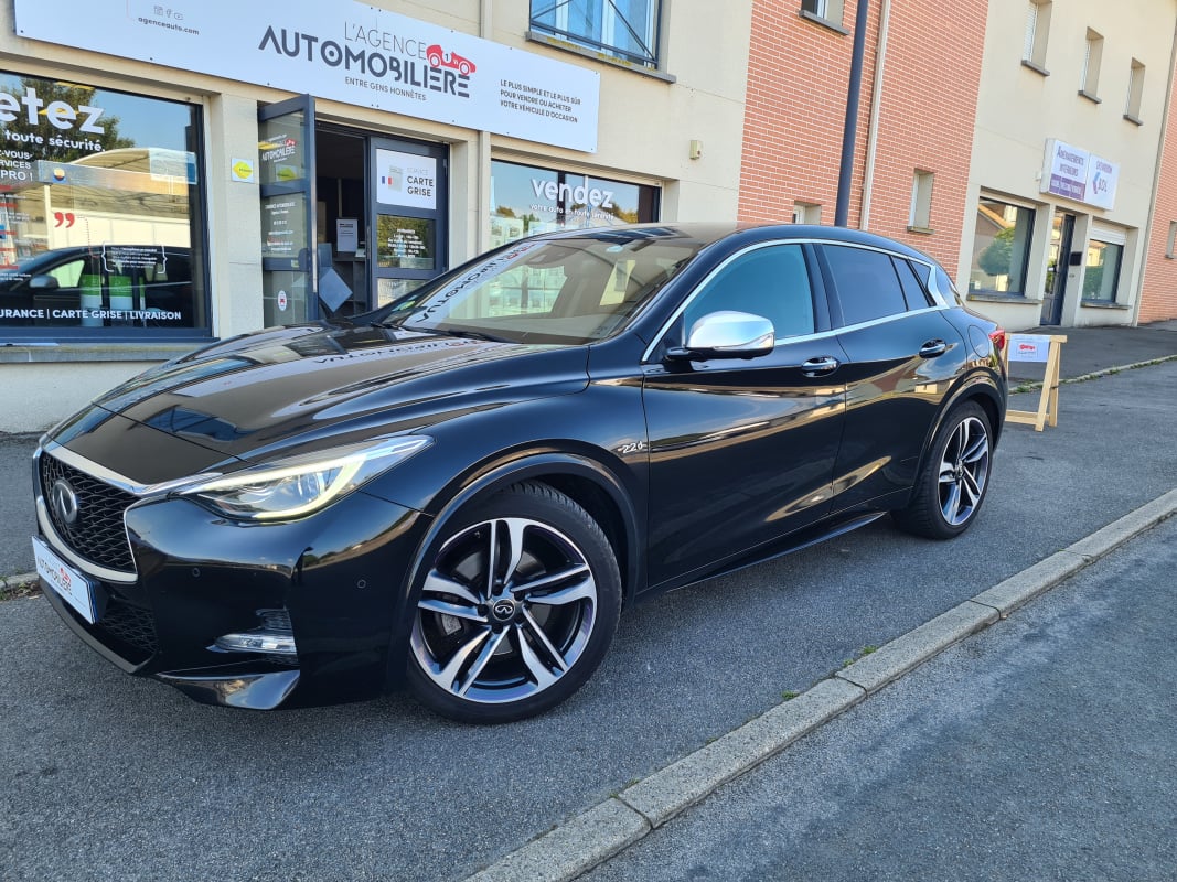 Infiniti Q30 S 2.2D 170 AWD PREMIUM CITY BLACK DCT — 1