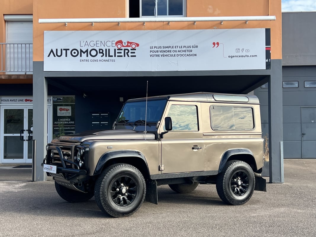 Land Rover Defender 90 2.2 TD4 4WD 122 CV SVX Mark XV TVA Récupérable — 1