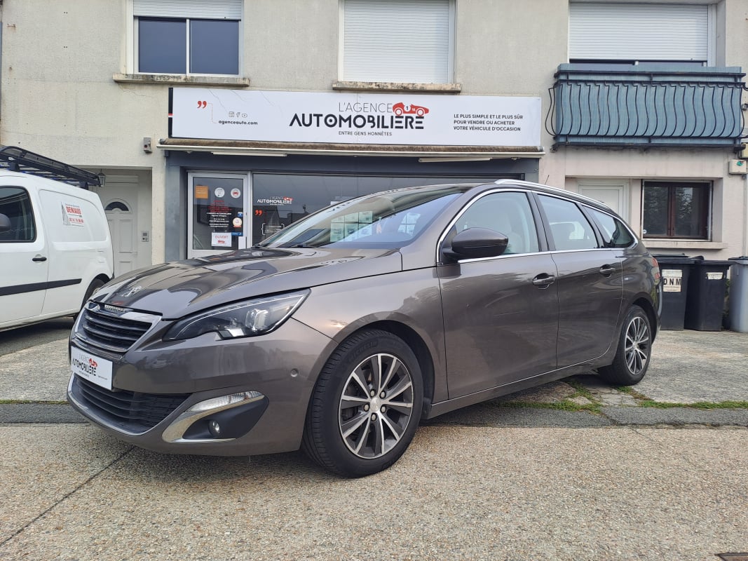 Peugeot 308 SW SW phase 2 1.6 HDi 120 cv Allure - Suivi garage — 1