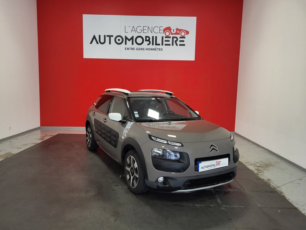 Citroen C4 Cactus C4 CACTUS 1.2 PURE TECH 110 RIP CURL BV5 TOIT PANORAMIQUE ATTELAGE — 1