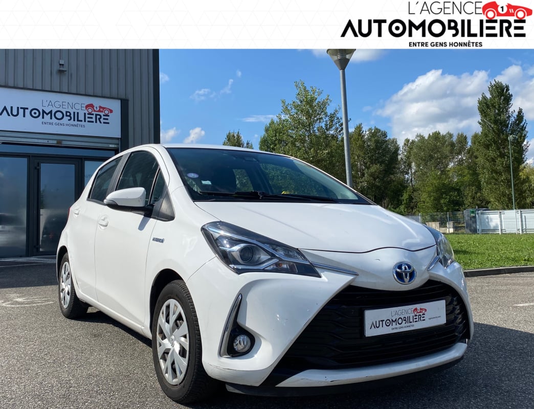 Toyota Yaris III (3) 1.5 HYBRID 75CH 100H FRANCE 5P — 1