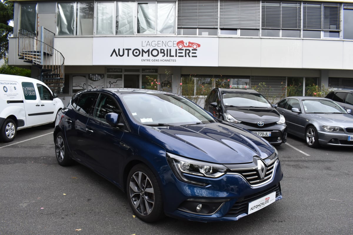 Renault Megane IV INTENS Hatchback 1.2 TCe 16V 130 cv — 1