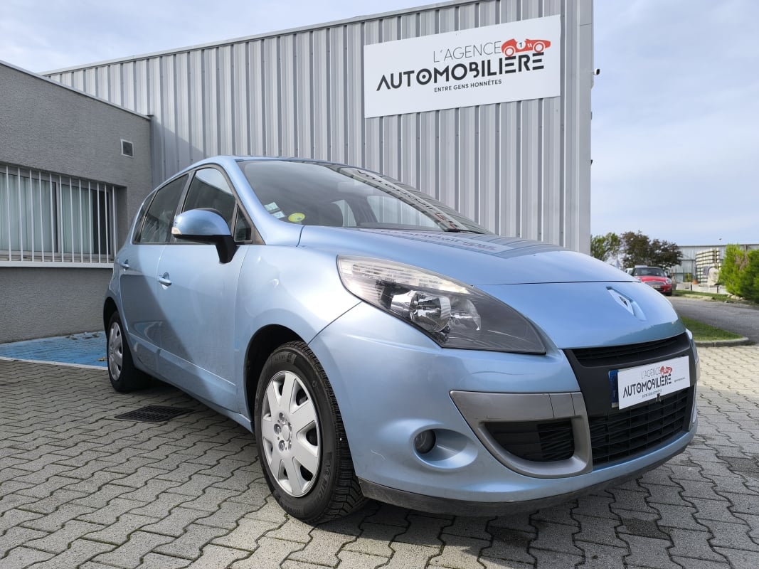 Renault Scenic 1.5 DCI 110 CV — 1