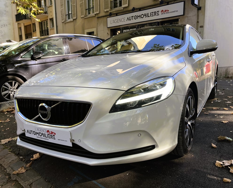 Volvo V40 II (2) T2 122 7CV SIGNATURE EDITION — 1