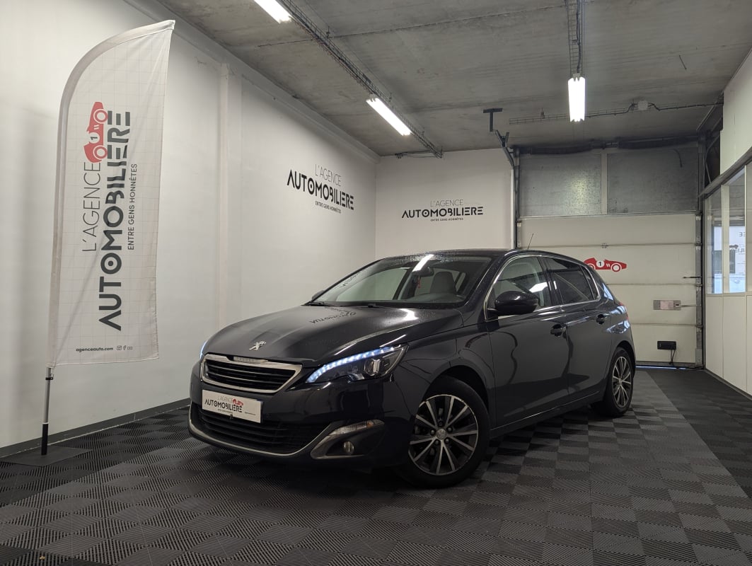 Peugeot 308 II 1.2 PURETECH S&S 110 ALLURE — 1