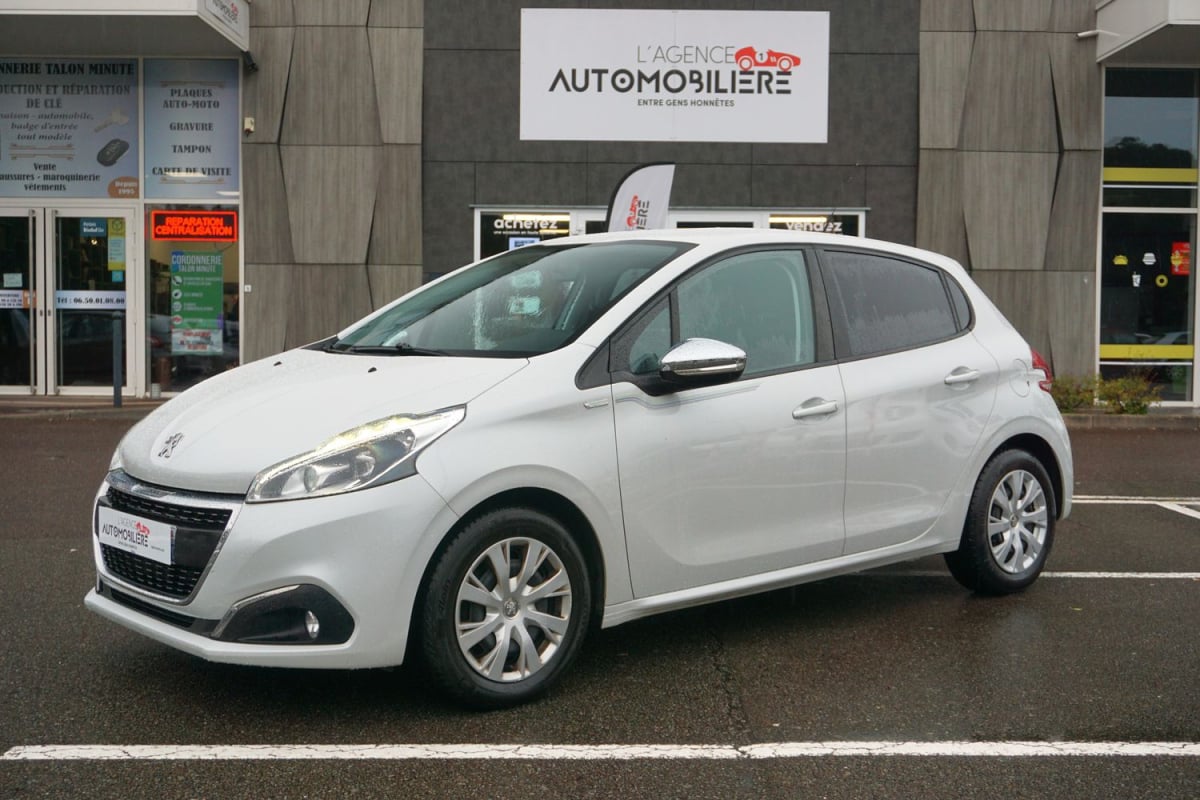 Peugeot 208 1.2 VTI 82ch Urban Soul 1ere Main — 1