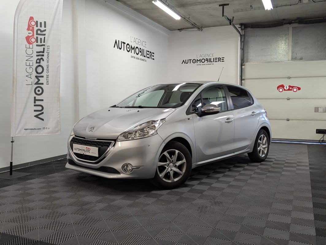 Peugeot 208 1.2 VTI 82 STYLE 5P — 1